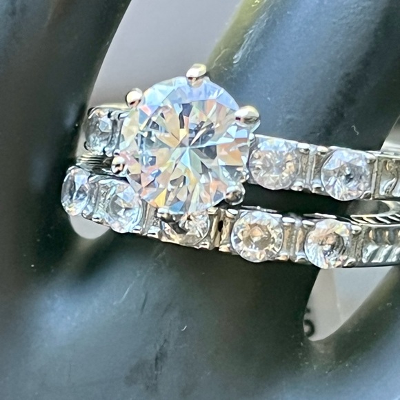 💎ONE LEFT sz 8💎Engagement Ring 3.35 TCW Middle Stone & Matching Wedding Band - Picture 6 of 10